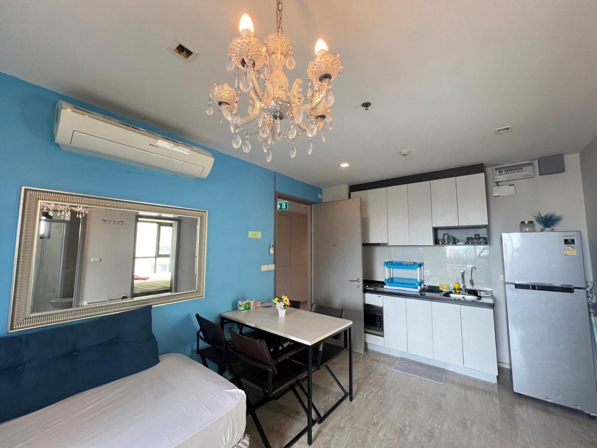 The Base Central Pattaya By Mickey Luaran gambar