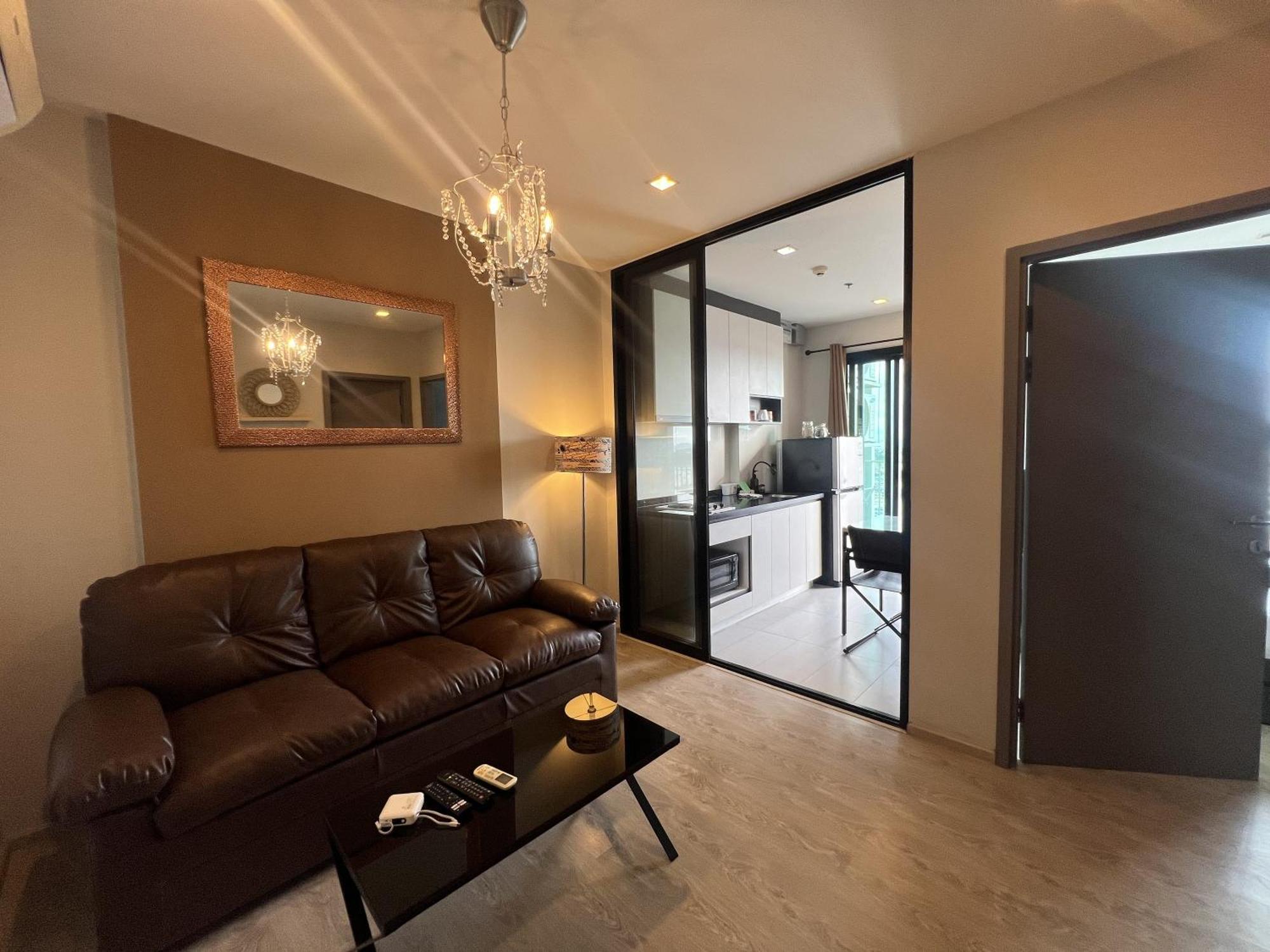 The Base Central Pattaya By Mickey Luaran gambar