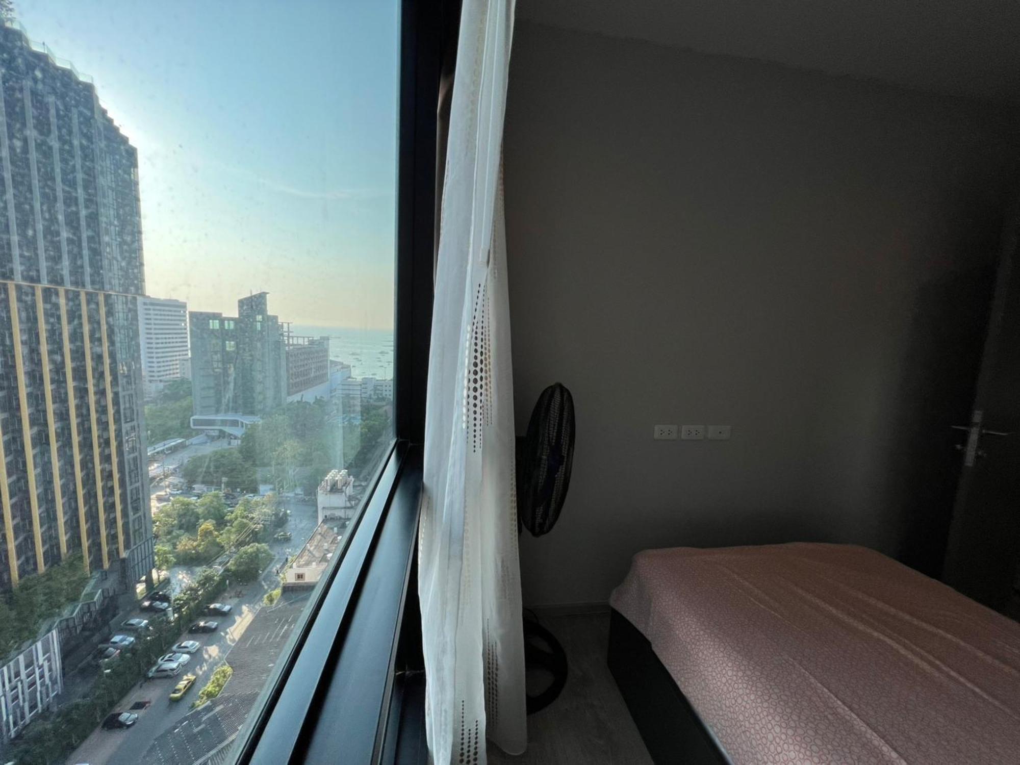 The Base Central Pattaya By Mickey Luaran gambar