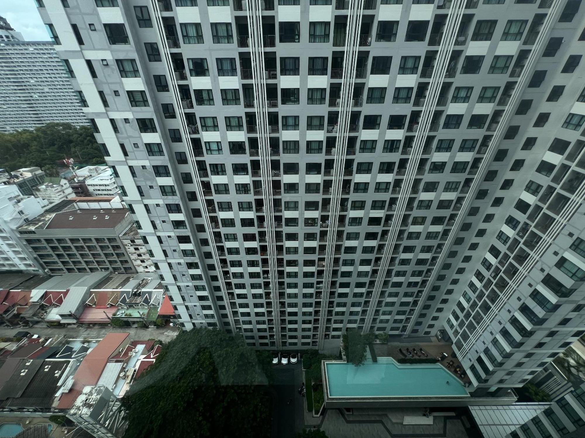 The Base Central Pattaya By Mickey Luaran gambar