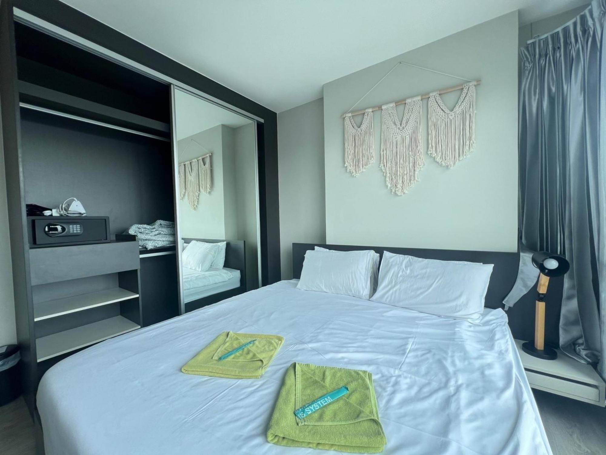 The Base Central Pattaya By Mickey Luaran gambar