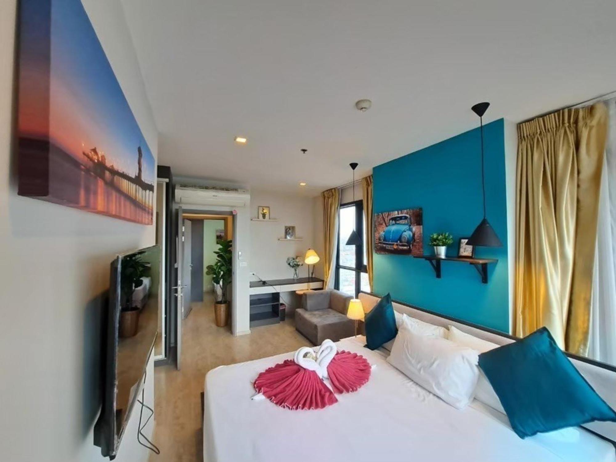 The Base Central Pattaya By Mickey Luaran gambar