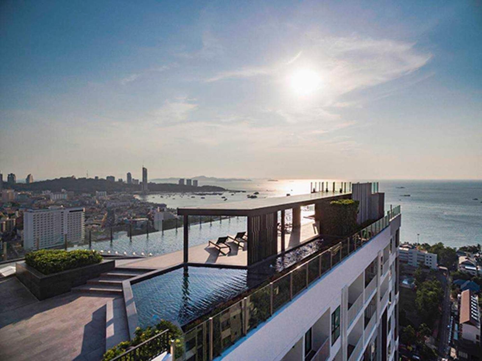 The Base Central Pattaya By Mickey Luaran gambar
